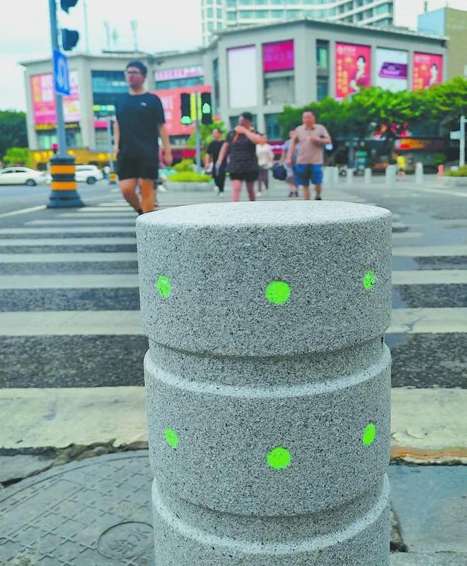 隔离柱变身“智能灯岗”人车通行更有秩序(图3)