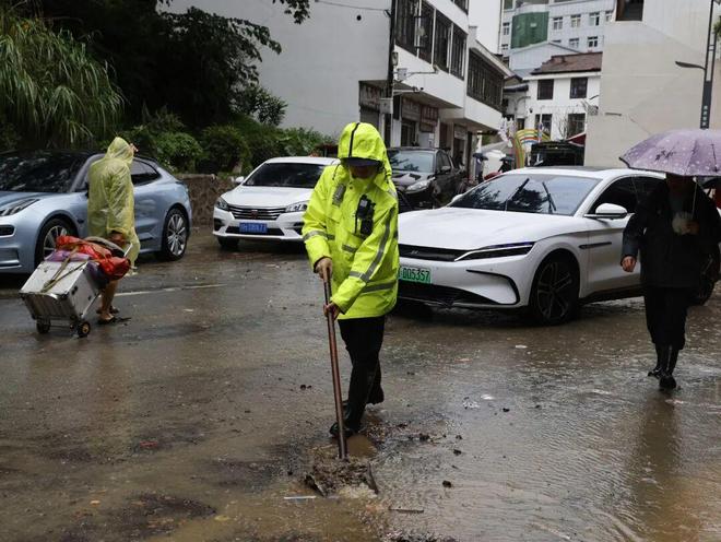 “汛”速行动!广元公安破雨前行筑牢安全屏障(图10)