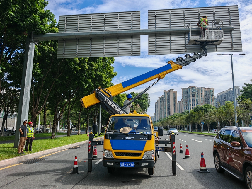 深圳交通系统多措并举应对“桦加沙”