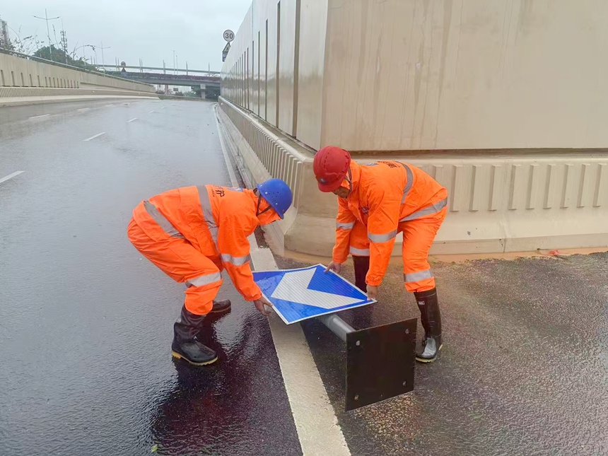 深圳交通系统多措并举应对“桦加沙”(图3)