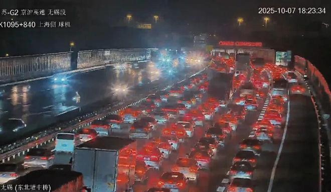 前方堵“红”怎么办？