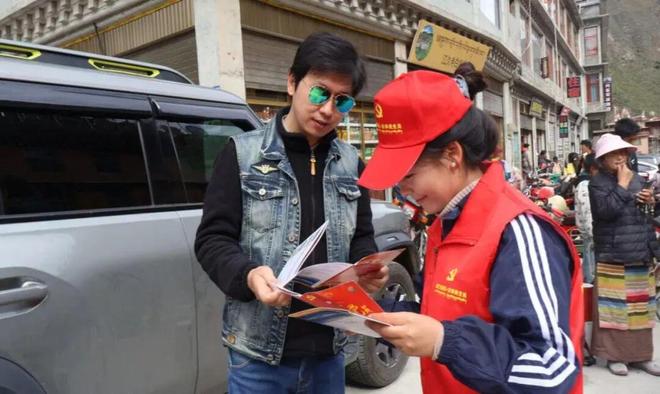 【康巴党旗红·有事找党员】让党旗高高飘扬在服务群众一线(图15)