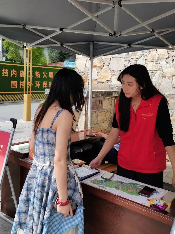 【康巴党旗红·有事找党员】让党旗高高飘扬在服务群众一线(图19)