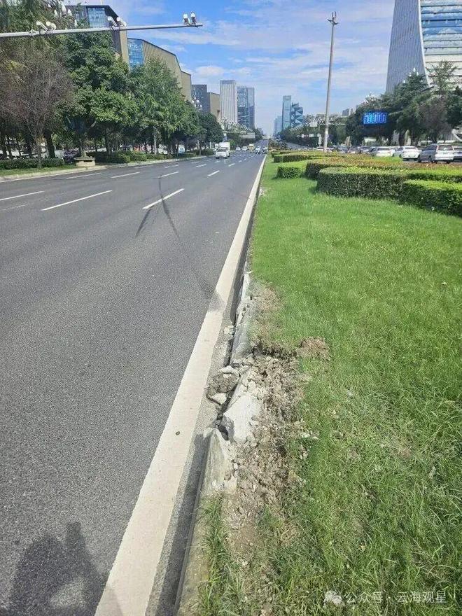 突发!小米汽车失控起火成都小米SU7自燃雷军天塌了(图4)