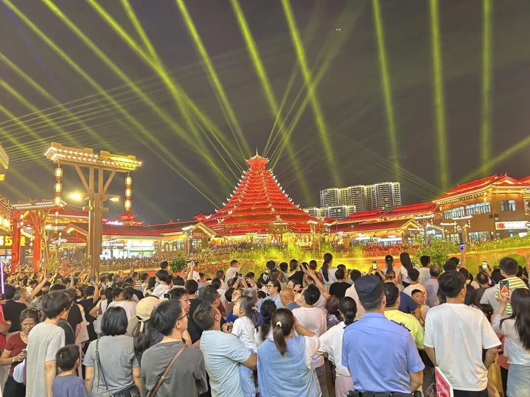 双节期间客流量、车流量猛增看怀化如何交出交通安保答卷(图2)