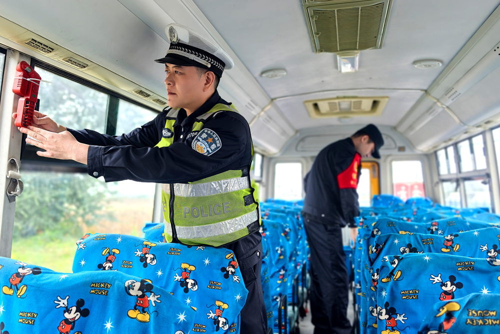 颍上县开展校车专项安全检查