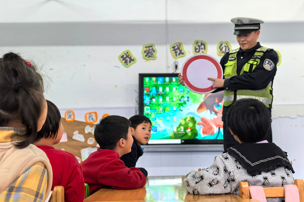 颍上县开展校车专项安全检查(图3)