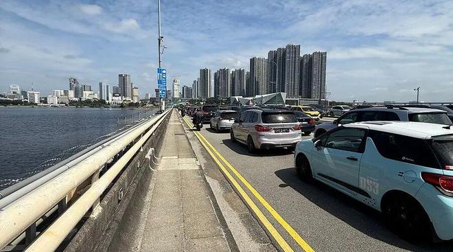 新加坡人去新山步行过关省钱又好玩