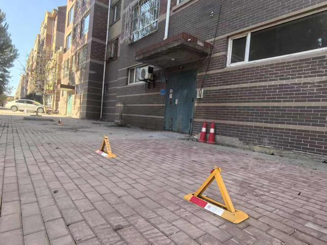 黑龙江大庆这个小区车位基本靠“抢”！物业