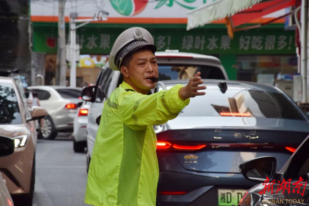 常宁：交管“微革命”点亮城市大温暖