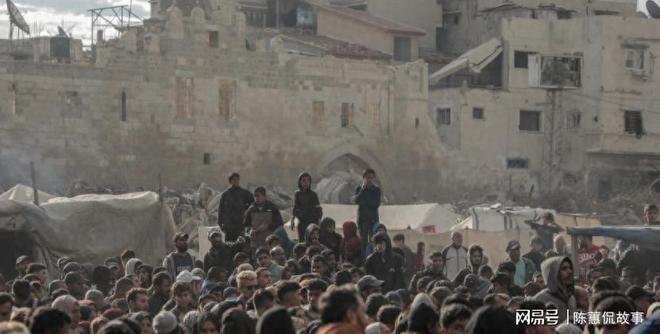 西岸916道障碍突袭！300万巴民众路难