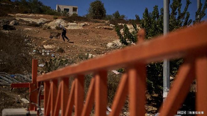 西岸916道障碍突袭!300万巴民众路难行国际法明令禁止(图2)