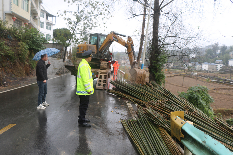 贵州交通运输执法七支队九大队：聚力开展路域环境整治筑牢交通安全出行屏障(图3)