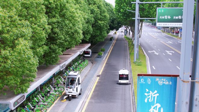 29万公里的无人环卫“德清样本”！云创智行“车路云一体化”首批试点城市的城市清洁革命(图6)