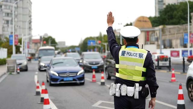 进博会交通管制首日：增设非机动车通行和停放路段3平方公里精准管控再升级(图3)