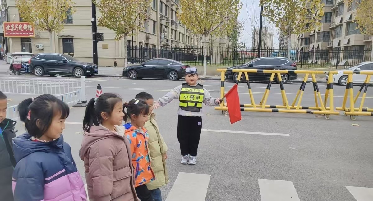 济南高新区玺悦幼教集团（空港园）开展“文明交通安全相伴”主题活动(图3)