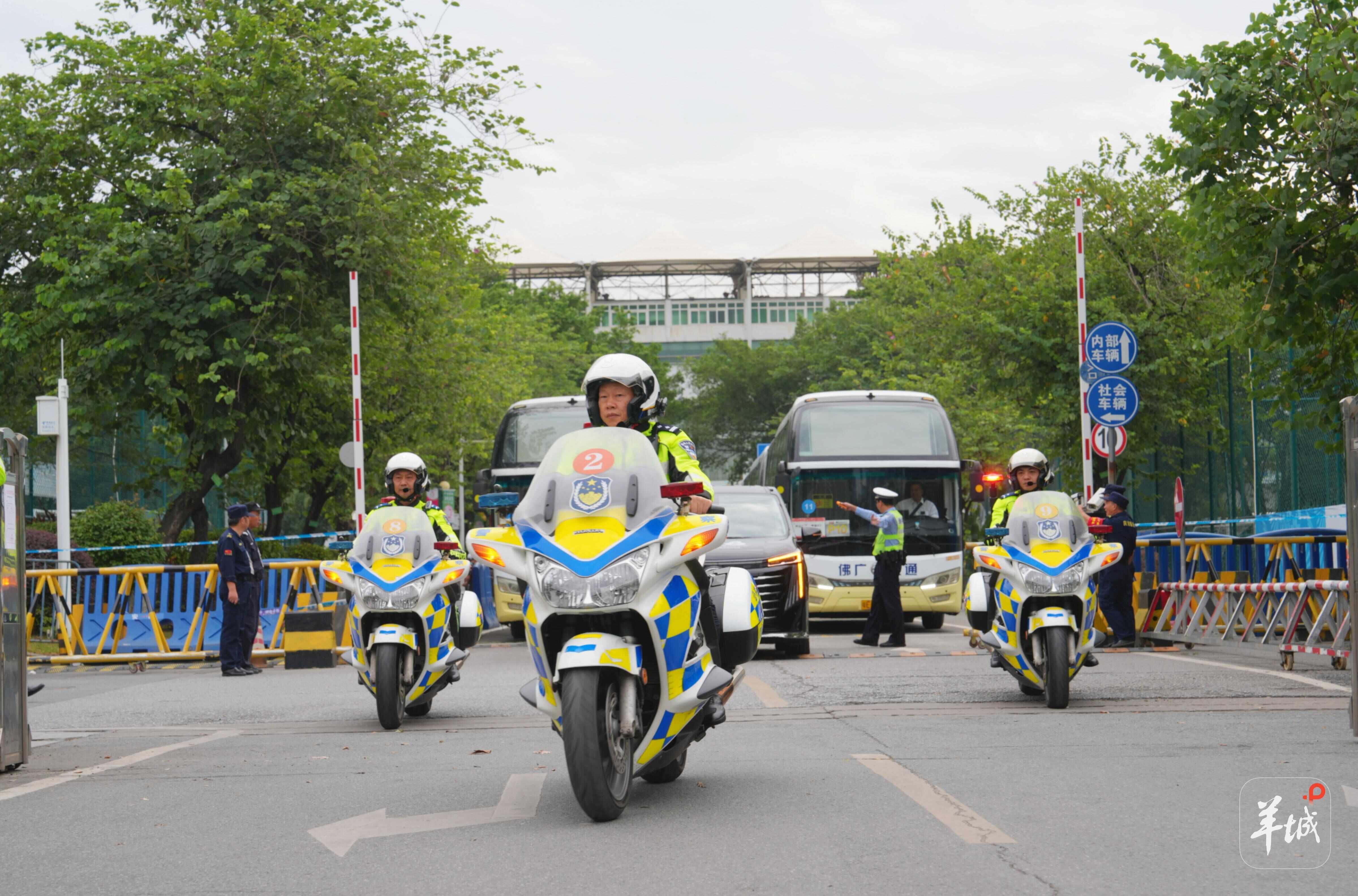 AI眼镜查验、科学精准布防！揭秘广州交警如何圆满护航十五运会开幕式(图2)