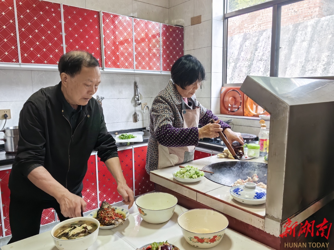 经济视野丨“添双筷子”项目游客花40元就能吃顿农家饭——共享经济给农户添效益(图3)