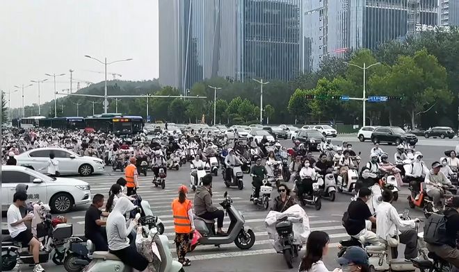 魏新:济南的电动车(图1)