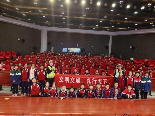 文明交通礼行天下丨聚焦秋冬出行安全预热122“全国交通安全日”(图15)