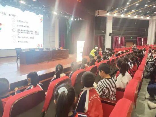 文明交通礼行天下丨聚焦秋冬出行安全预热122“全国交通安全日”(图16)