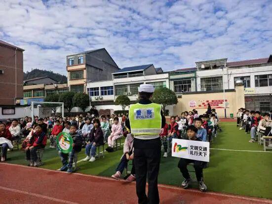 文明交通礼行天下丨聚焦秋冬出行安全预热122“全国交通安全日”(图14)