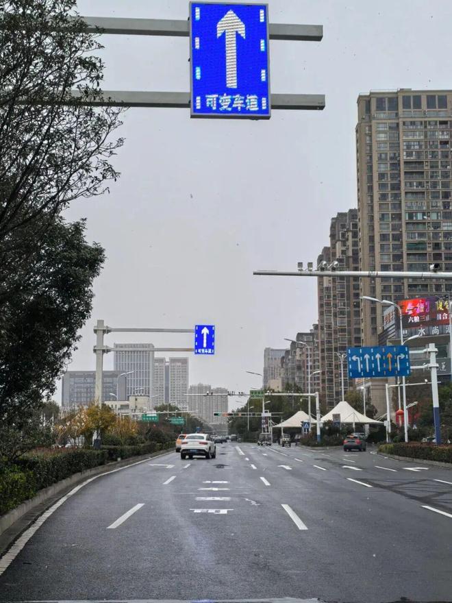 @阜阳司机颍淮大道“锯齿车道”咋走？走错扣分吗？(图2)