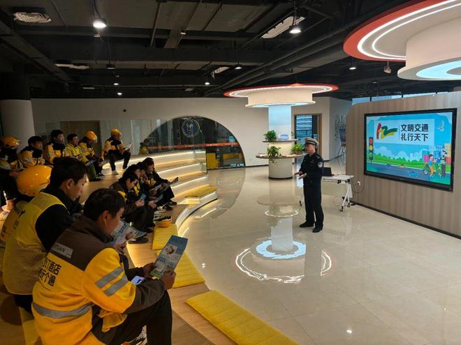 文明交通礼行天下上虞公安交警多形式宣传助