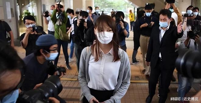 “乱港分子”周庭弃保潜逃加拿大扬言永不回国被下红色通缉(图5)