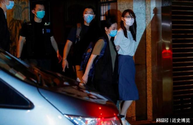 “乱港分子”周庭弃保潜逃加拿大扬言永不回国被下红色通缉(图10)