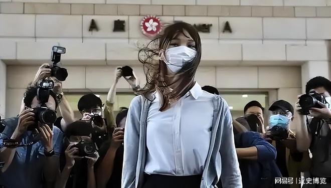 “乱港分子”周庭弃保潜逃加拿大扬言永不回国被下红色通缉(图11)