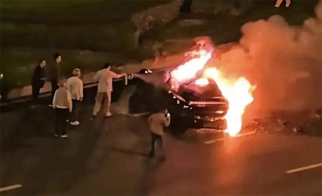 小米汽车再曝安全事故2025年能否平安收官？(图3)