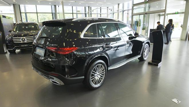 入手门槛再降！26款奔驰GLC最低不到32万哪类人群适合买？(图10)