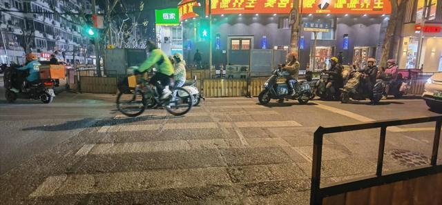 人行横道线和机非分割线今年将全面升级(图5)