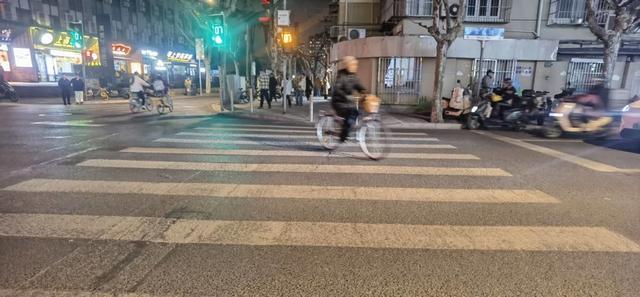 人行横道线和机非分割线今年将全面升级(图6)