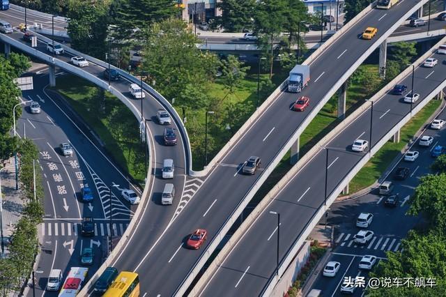 拒绝“动路障”：为什么我劝你千万别在高速