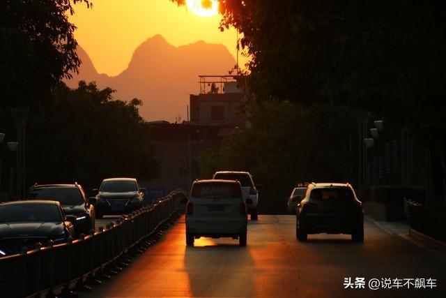 拒绝“动路障”：为什么我劝你千万别在高速上做那辆匀速慢车(图3)