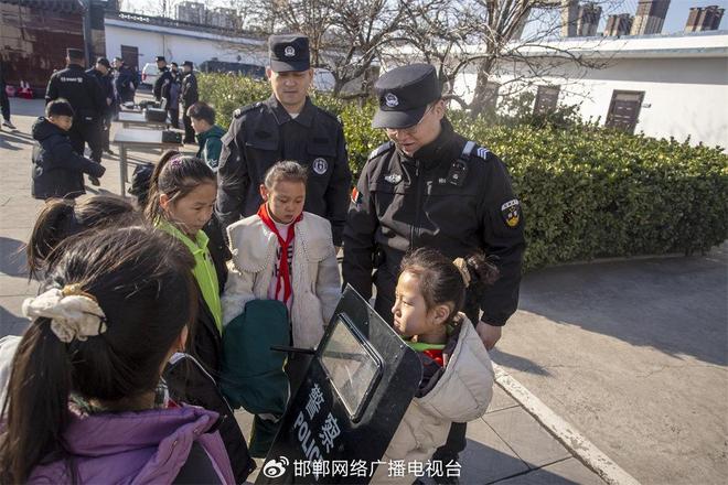 邯郸复兴区：萌娃进警营体验别样“警”彩