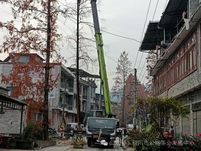 利川的司机和公路边住户最近心里踏实了！原因竟是路上少了这些东西…(图2)