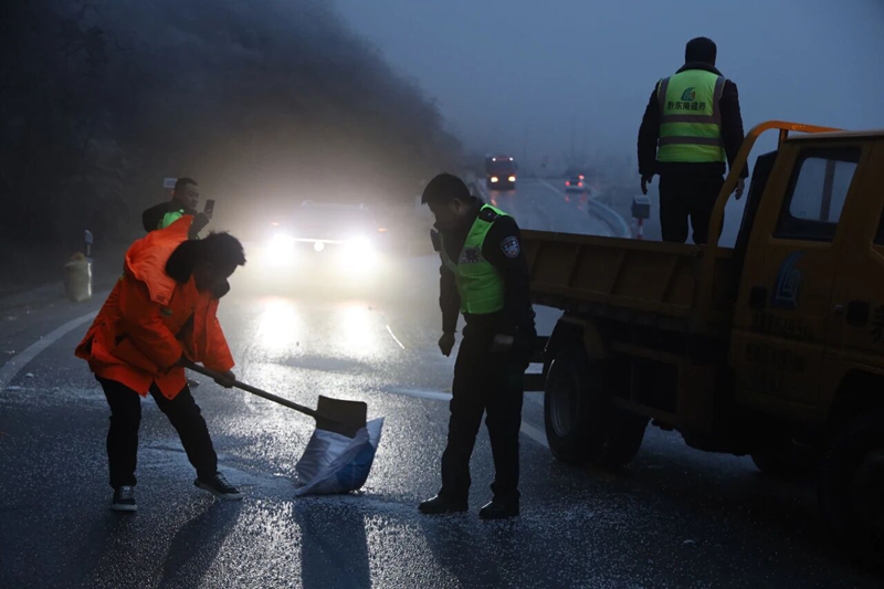 抗凝保畅守初心贵州公路人全员奋战护通途(图3)