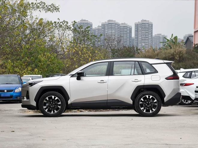 丰田威兰达AIR版新政策权益价1378万元起三大件终身质保(图2)