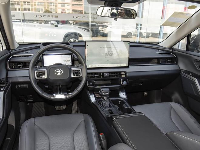 丰田威兰达AIR版新政策权益价1378万元起三大件终身质保(图3)