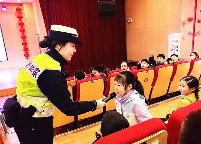 合肥市永红路小学：交通安全进校园守护成长伴我行(图3)