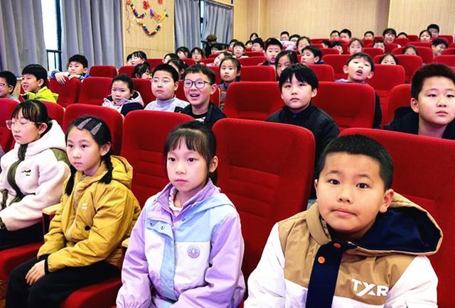 合肥市永红路小学：交通安全进校园守护成长伴我行(图2)