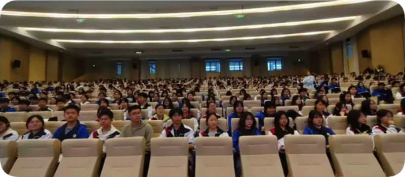 知危险、会避险、平安伴青春营山中学开展2026年道路交通安全知识培训(图2)