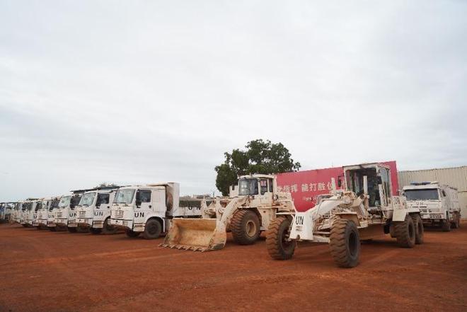中国赴南苏丹（瓦乌）维和工兵分队启动补给线道路修复任务(图2)